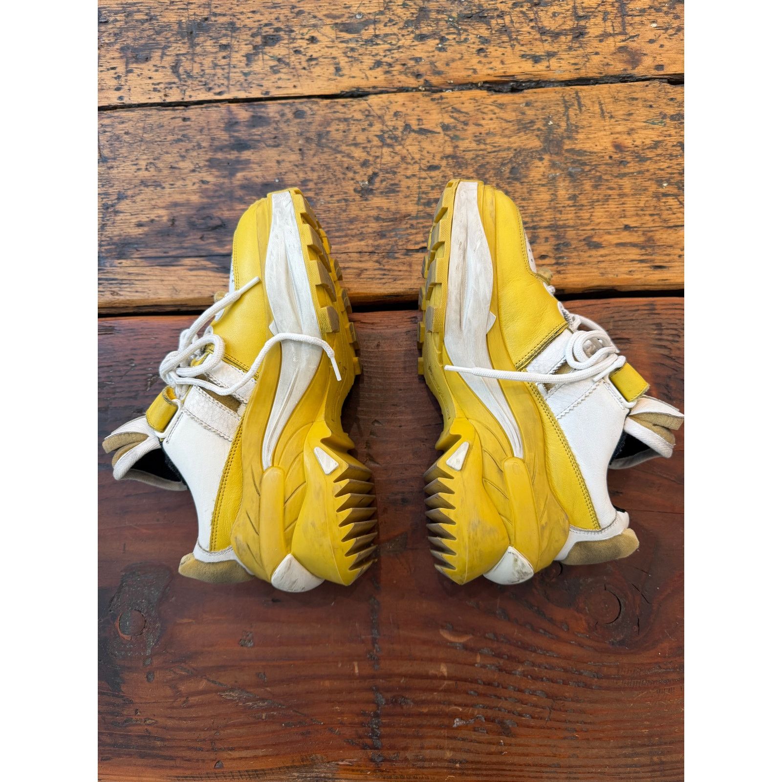 Maison Margiela Maison Margiela Low Top Retro Fit Distressed Sneakers Size US 7 / IT 37 - 5 Thumbnail