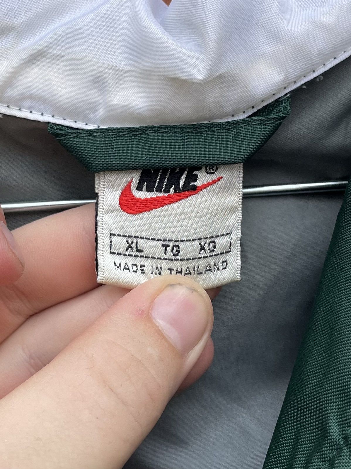 Nike Vintage Nike Air Jacket Mens XL Green Windbreaker Size US XL / EU 56 / 4 - 2 Thumbnail