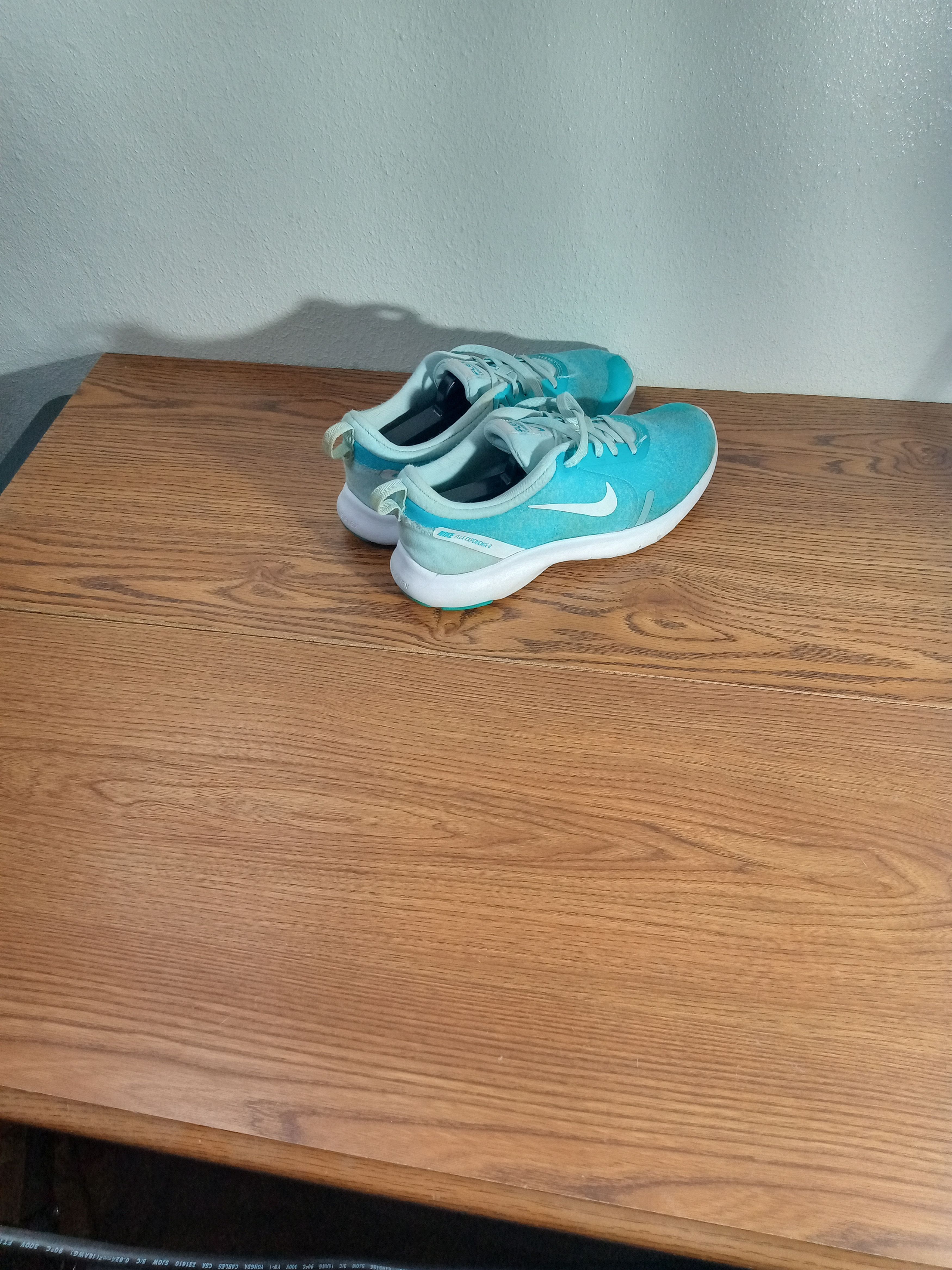 Nike Women’s Nike Flex Experience 8 Size US 7 / EU 40 - 6 Thumbnail