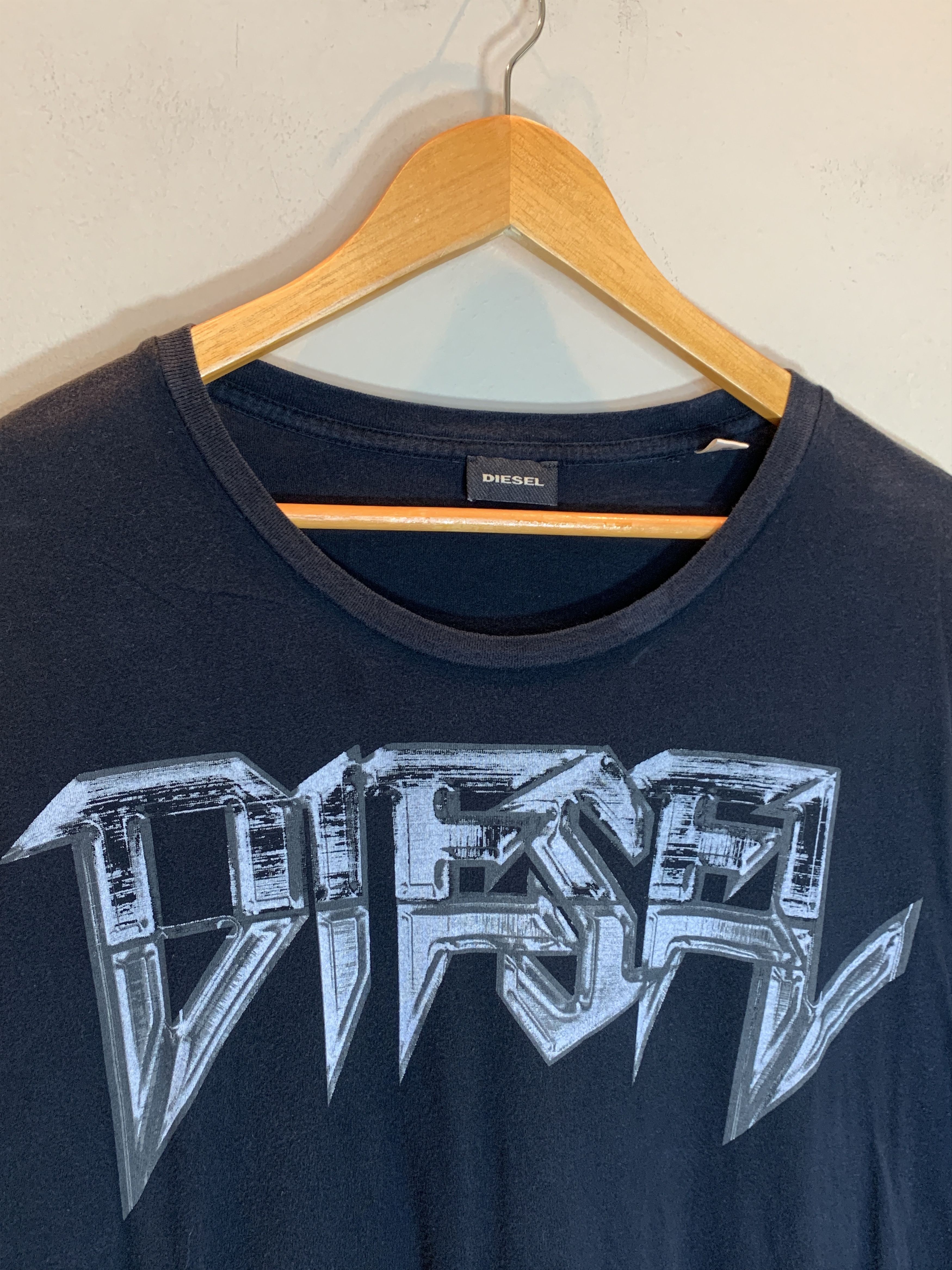 Diesel *RARE* Diesel Distressed Logo Art T-Shirt Size US XXL / EU 58 / 5 - 2 Thumbnail