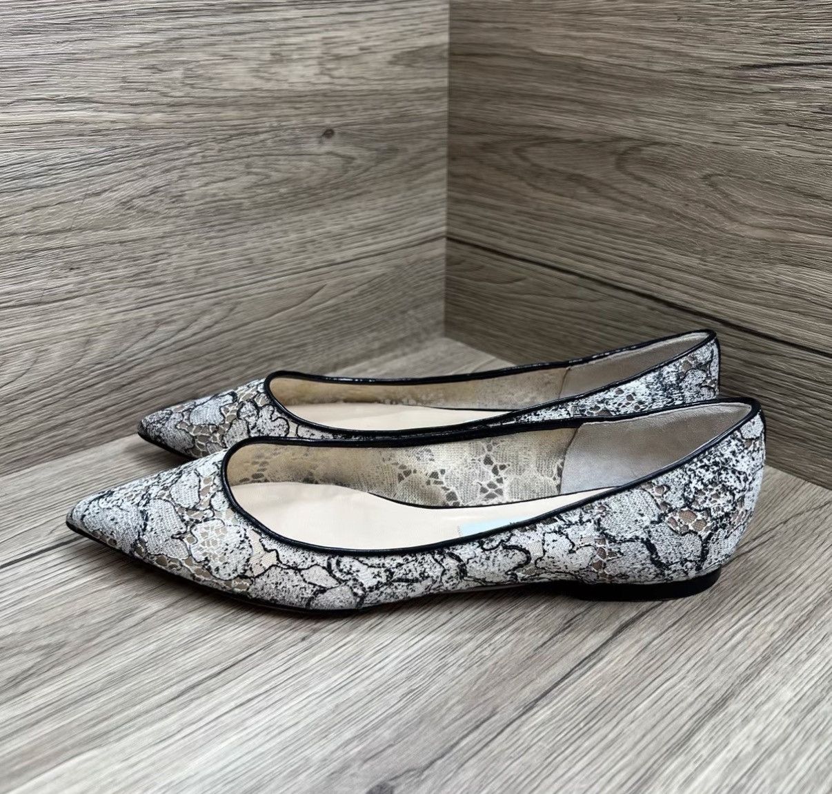 Jimmy Choo Jimmy Choo Black and Grey Lace Flats J41 Size US 7 / IT 37 - 1 Thumbnail