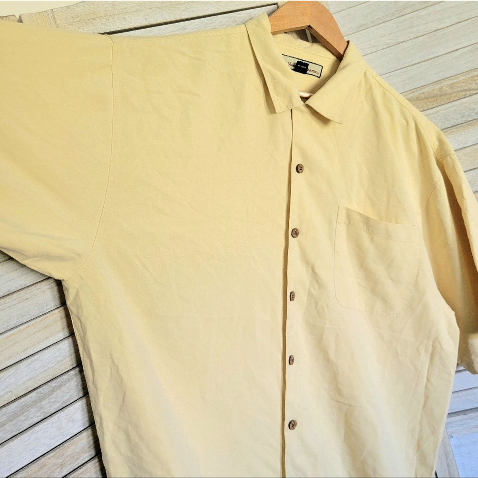 Tommy Bahama Tommy Bahama 100% Silk Mens Short Sleeve XL Like New Yellow Size US XL / EU 56 / 4 - 2 Thumbnail