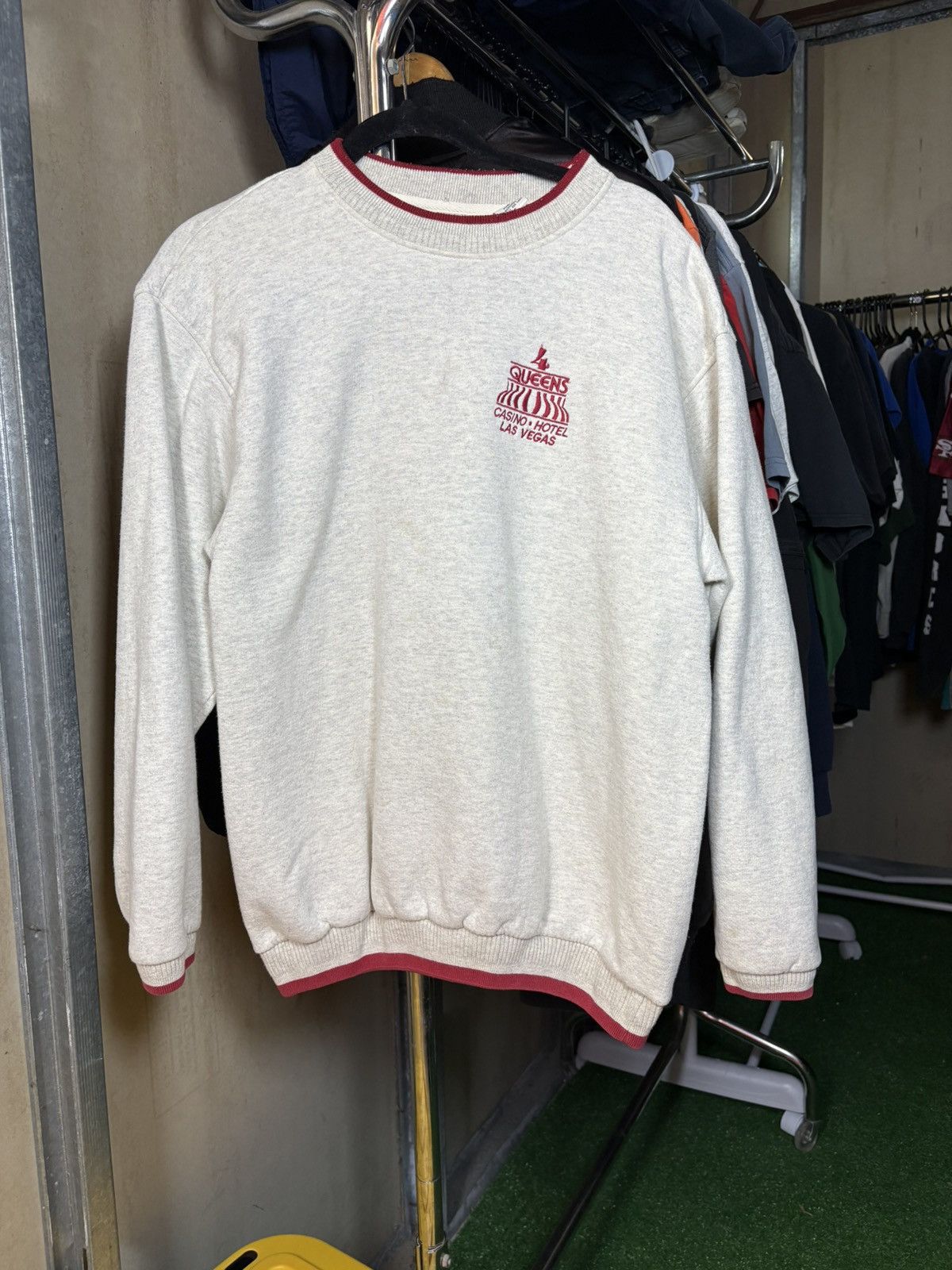 Fruition × Vintage Vintage 1990’s queens Las Vegas Crewneck sweatshirt Size US L / EU 52-54 / 3 - 1 Thumbnail