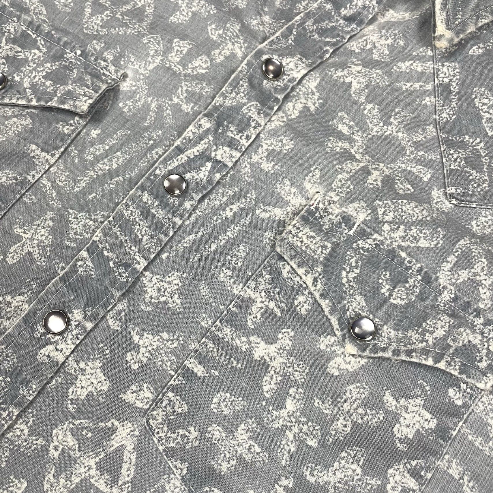 Vintage VINTAGE Dee Cee Pearl Snap Shirt Adult XL Blue Distressed Rancher Western DC Shirt Men XL Blue Floral Cotton Woven Button-Up Western Mens Size US XL / EU 56 / 4 - 3 Thumbnail
