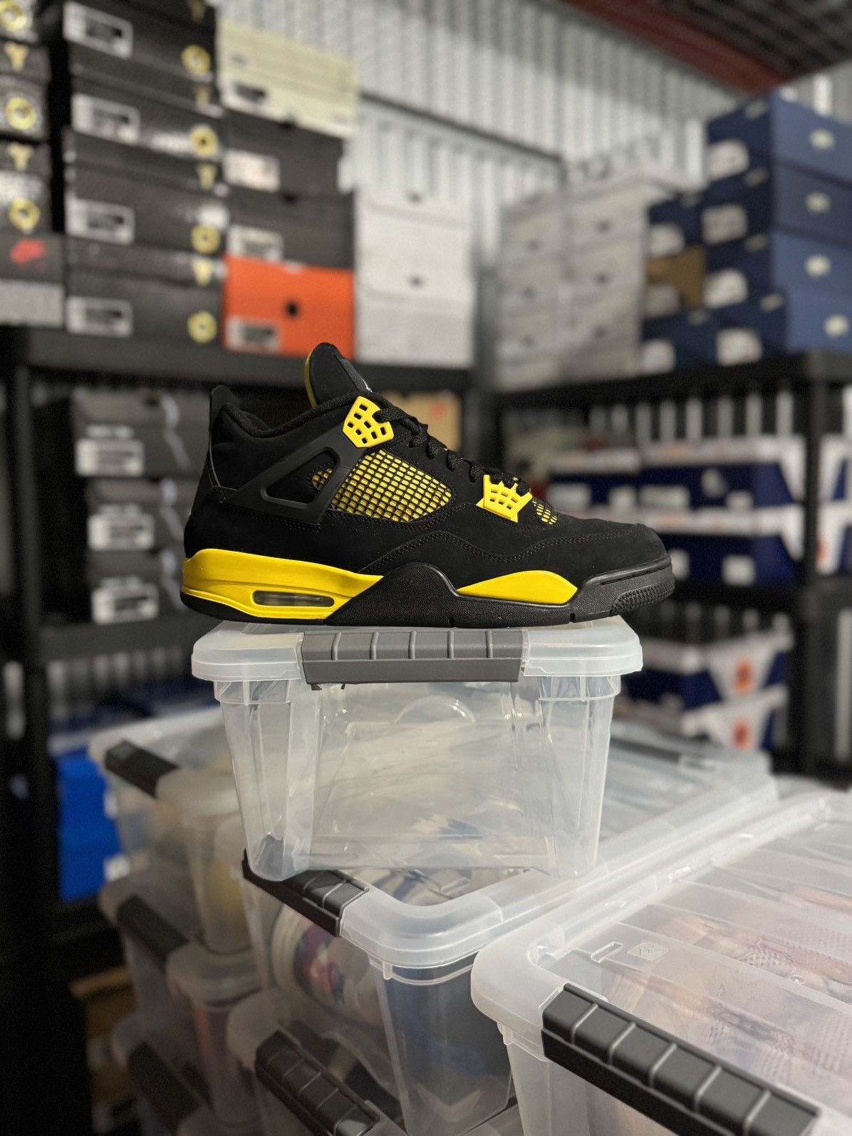 Jordan Brand Jordan 4 Retro Thunder 2023 Size 13 Size US 13 / EU 46 - 1 Thumbnail
