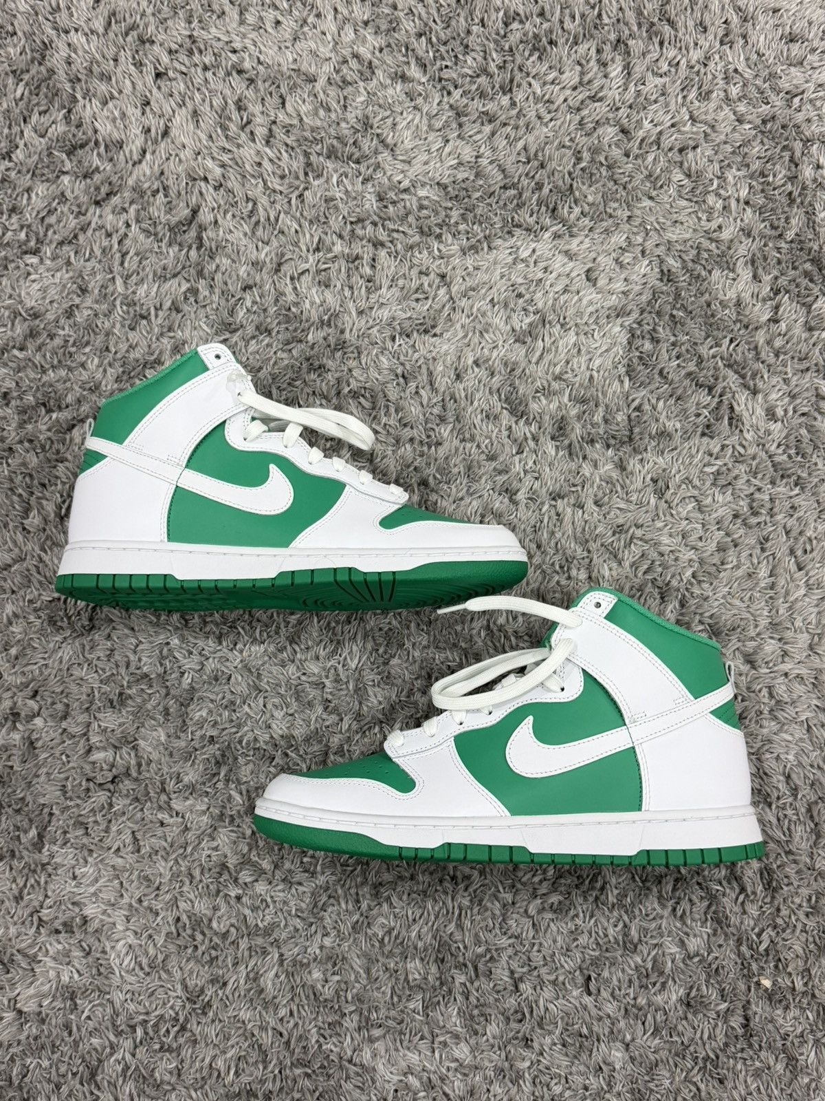 Nike Nike Dunk High Retro BTTYS Stadium Green White 10.5 Size US 10.5 / EU 43-44 - 1 Thumbnail