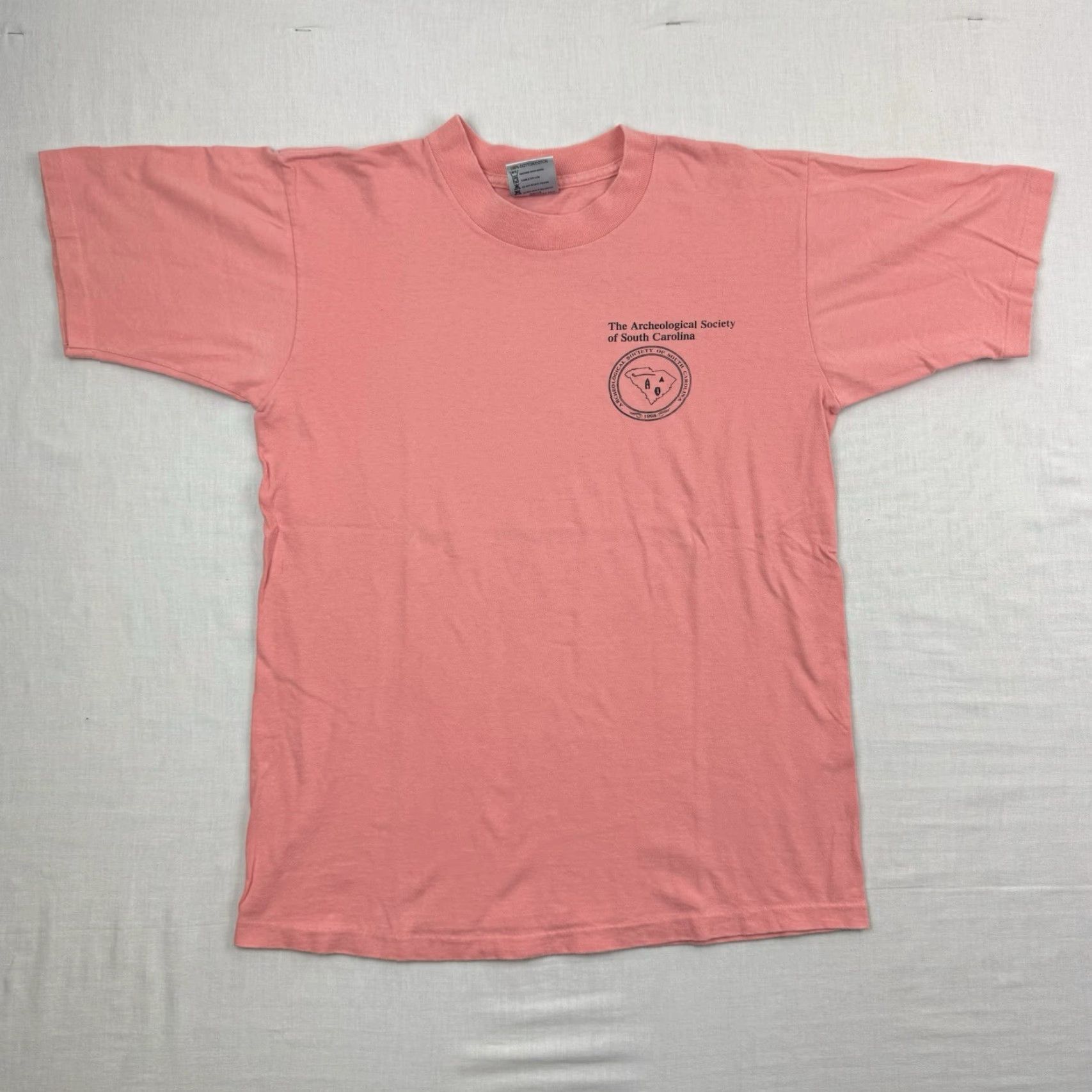 Fruit Of The Loom VINTAGE Fruit of the Loom T-Shirt Adult Large Pink Fossils Artifacts 90s Men Size US L / EU 52-54 / 3 - 5 Thumbnail
