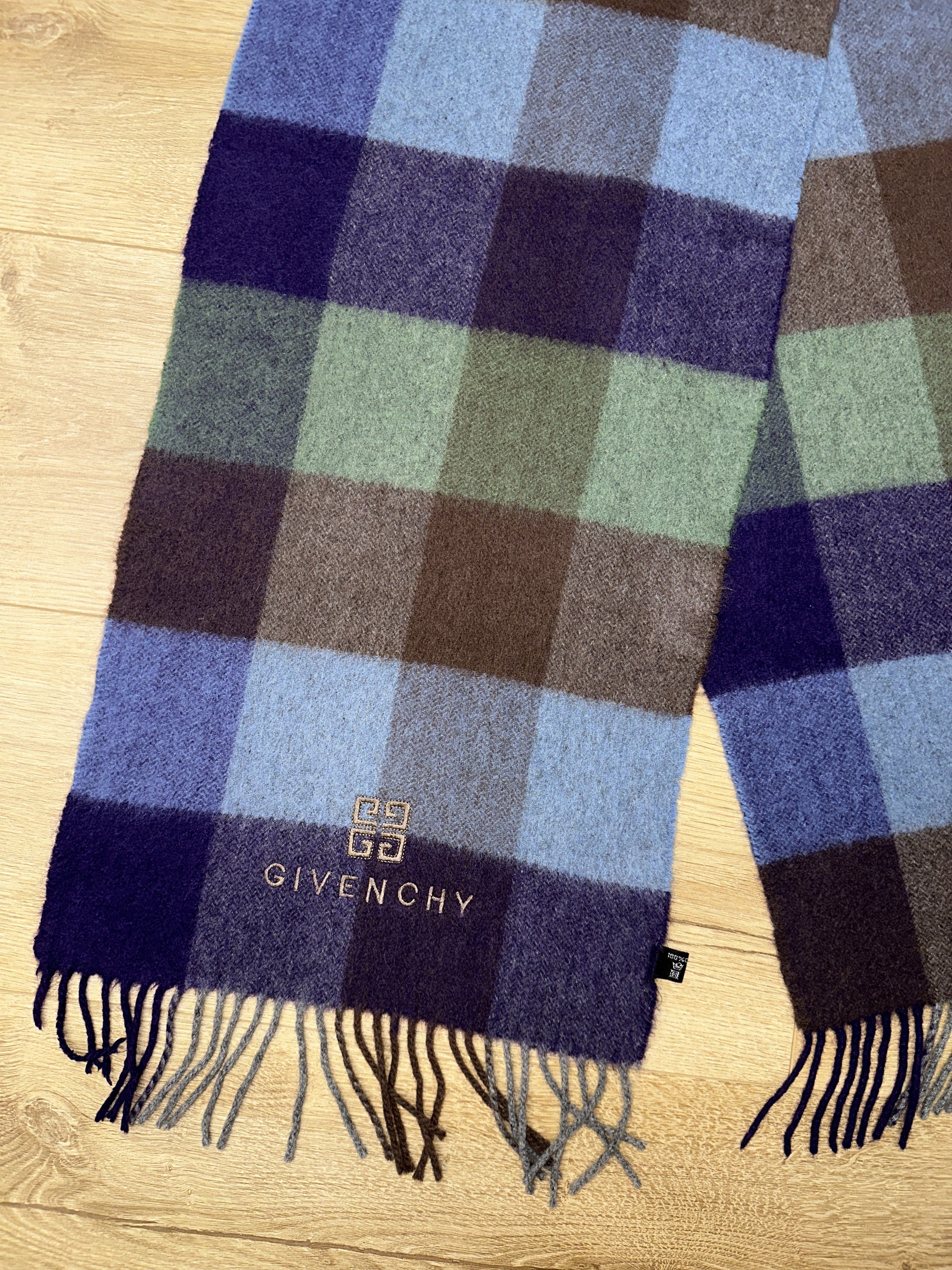 Givenchy Givenchy 100% Cashmere Check 4G Logo Scarf 180x30cm Size ONE SIZE - 2 Thumbnail