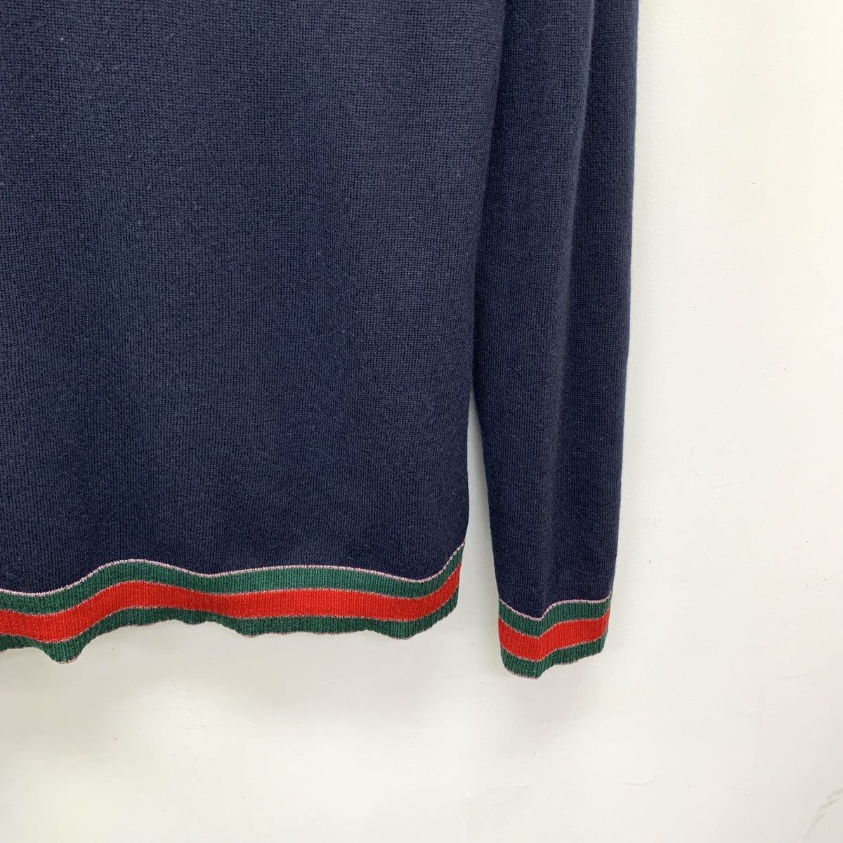 Gucci Gucci Dark Blue Striped Trim Long Sleeve Knit Sweater K26WX Size L / US 10 / IT 46 - 4 Thumbnail