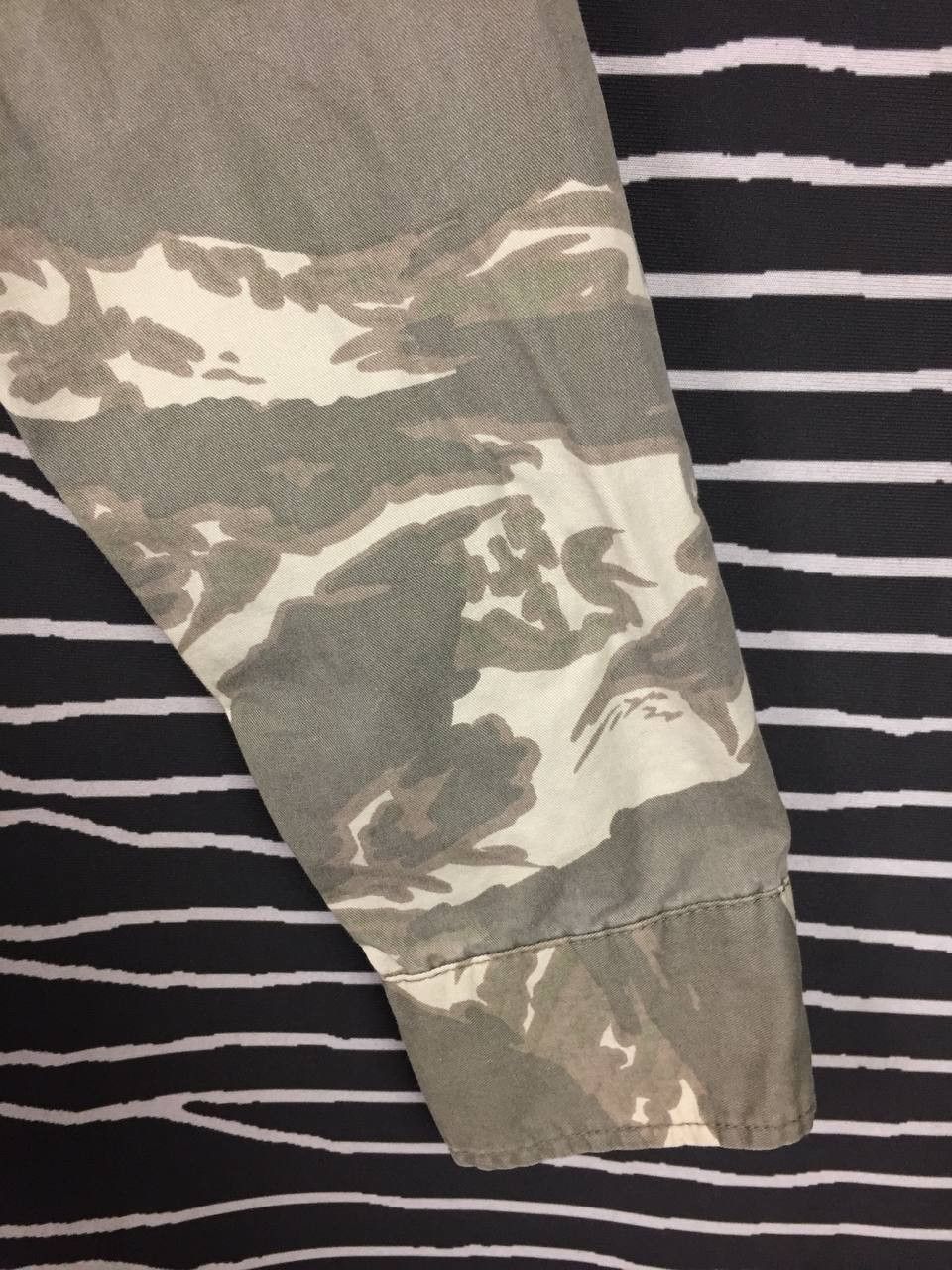 Bershka Bershka Tiger Stripe Camouflage Snap Button Overshirt Size US S / EU 44-46 / 1 - 5 Thumbnail