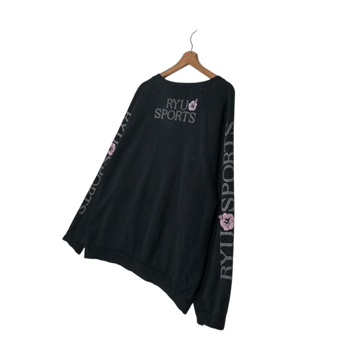 Japanese Brand RYU Sports Floral Crest V-Neck Sweat Obscure Japanese Label Size US M / EU 48-50 / 2 - 11 Thumbnail