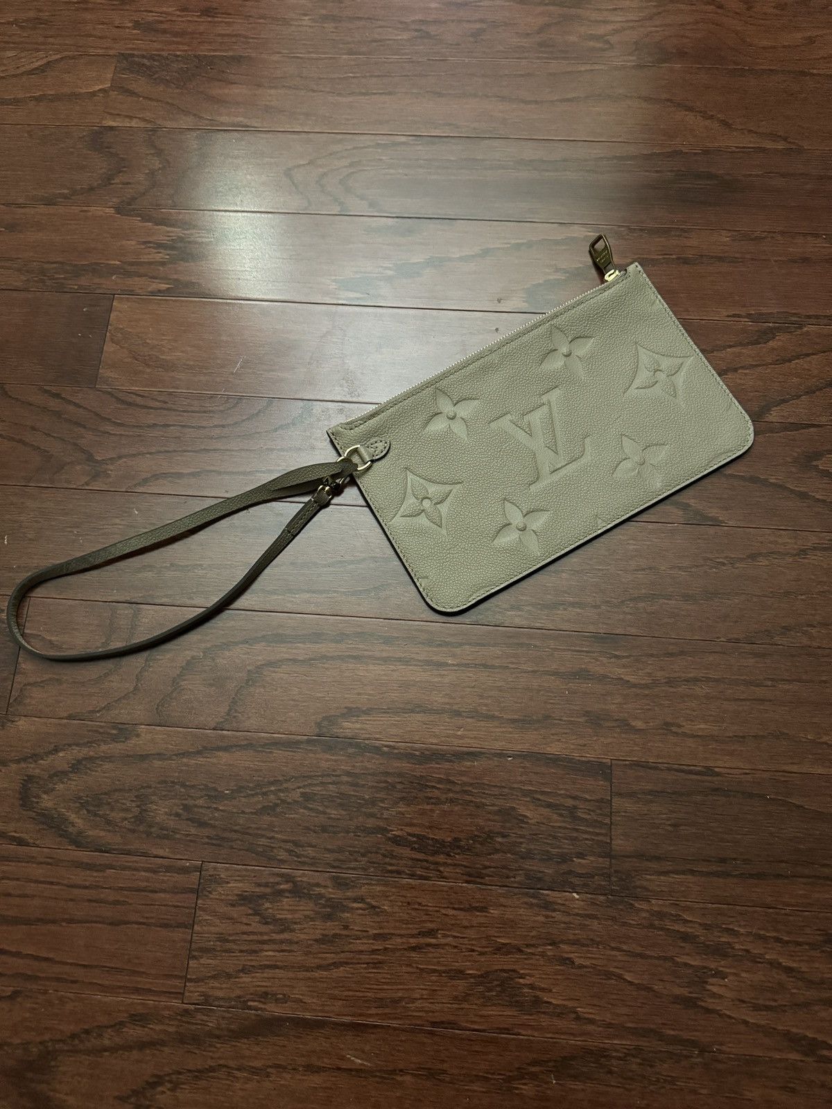 Louis Vuitton Louis Vuitton Neverfull Empreinte Pochette New Size ONE SIZE - 3 Thumbnail