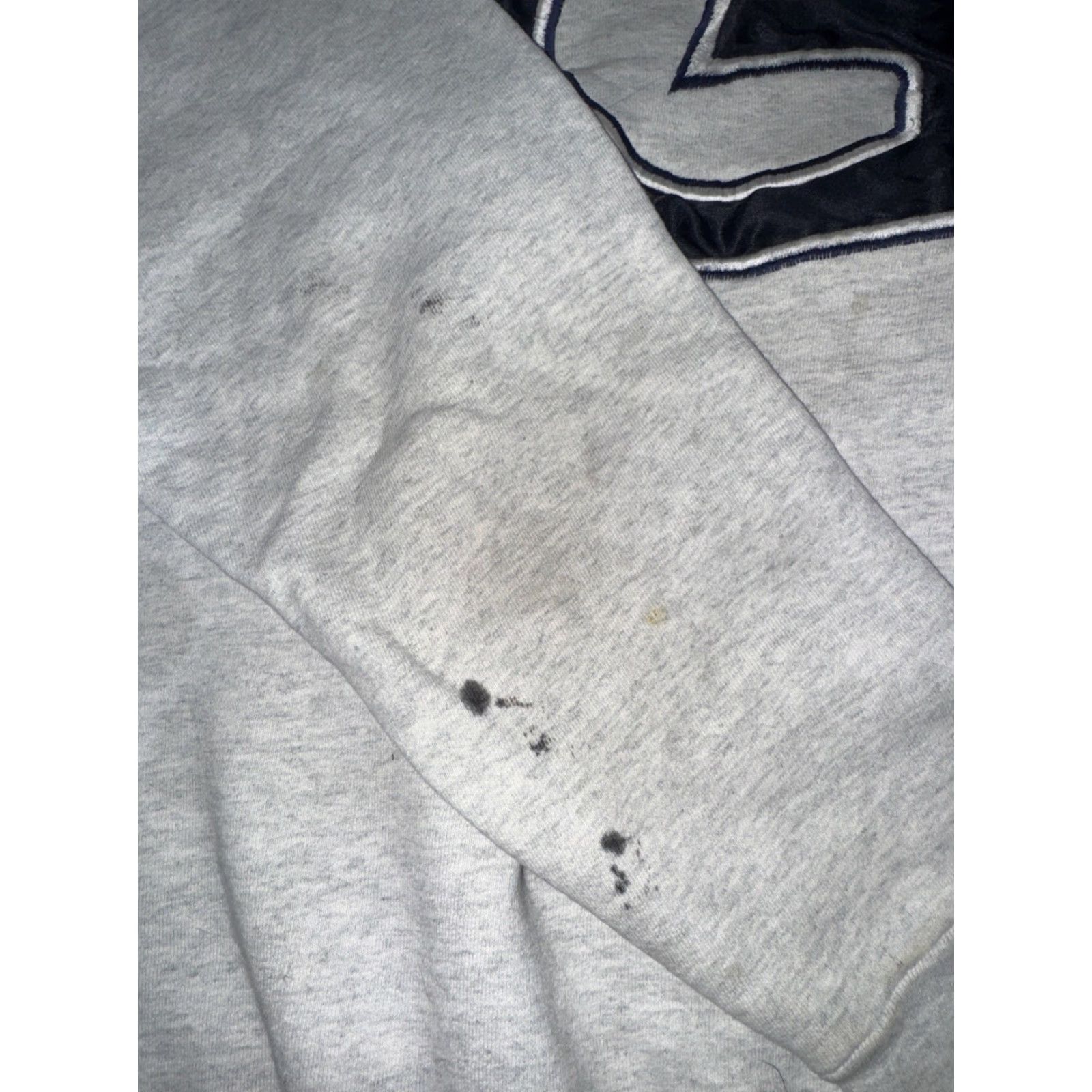 Vintage VINTAGE Georgetown Hoyas Pullover Hoodie Men’s XL Gray Distressed Hoodie Shirt? Size US XL / EU 56 / 4 - 5 Thumbnail