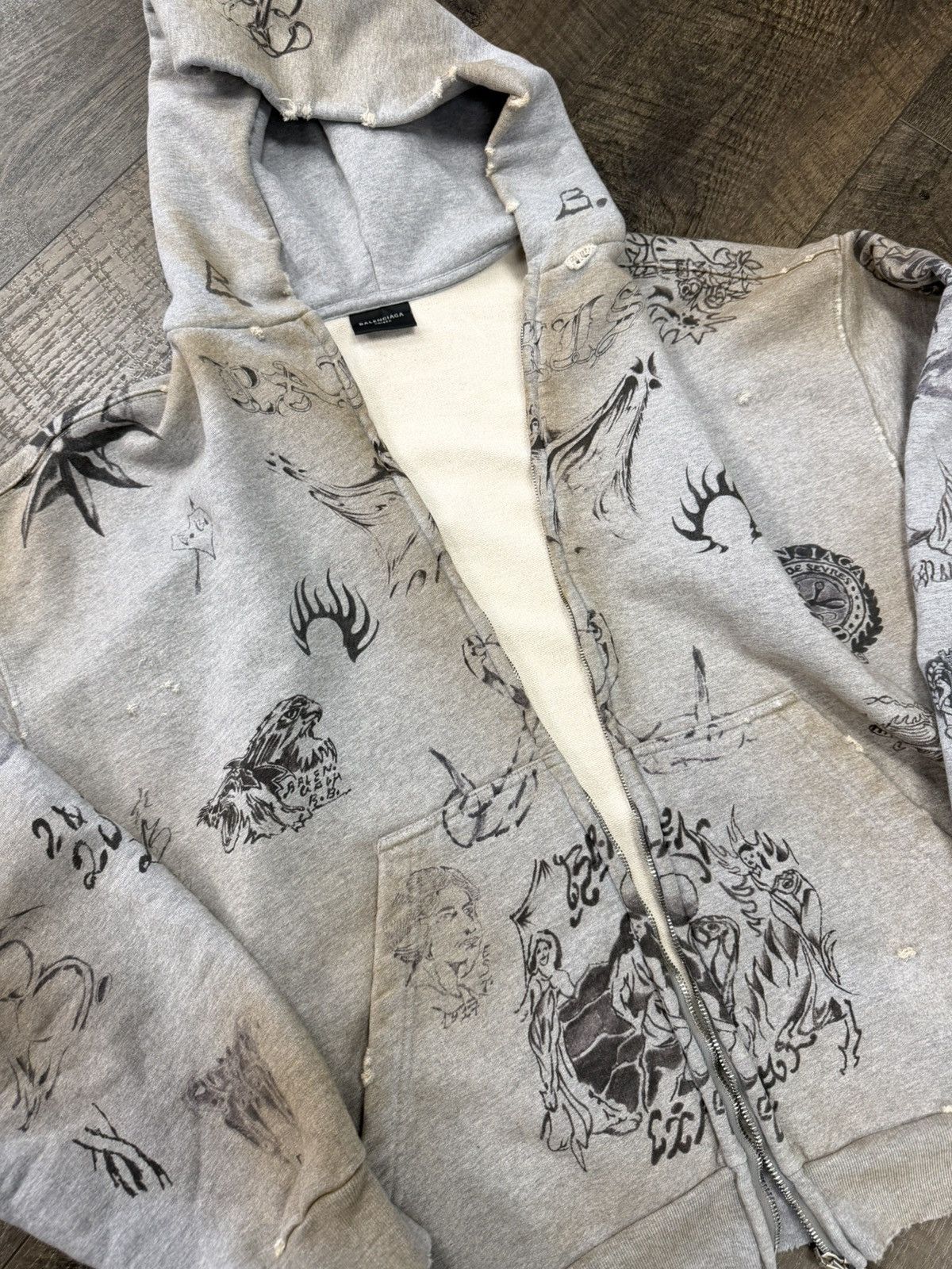 Balenciaga TATTOO HOODIE GREY ZIP UP Size US S / EU 44-46 / 1 - 2 Thumbnail