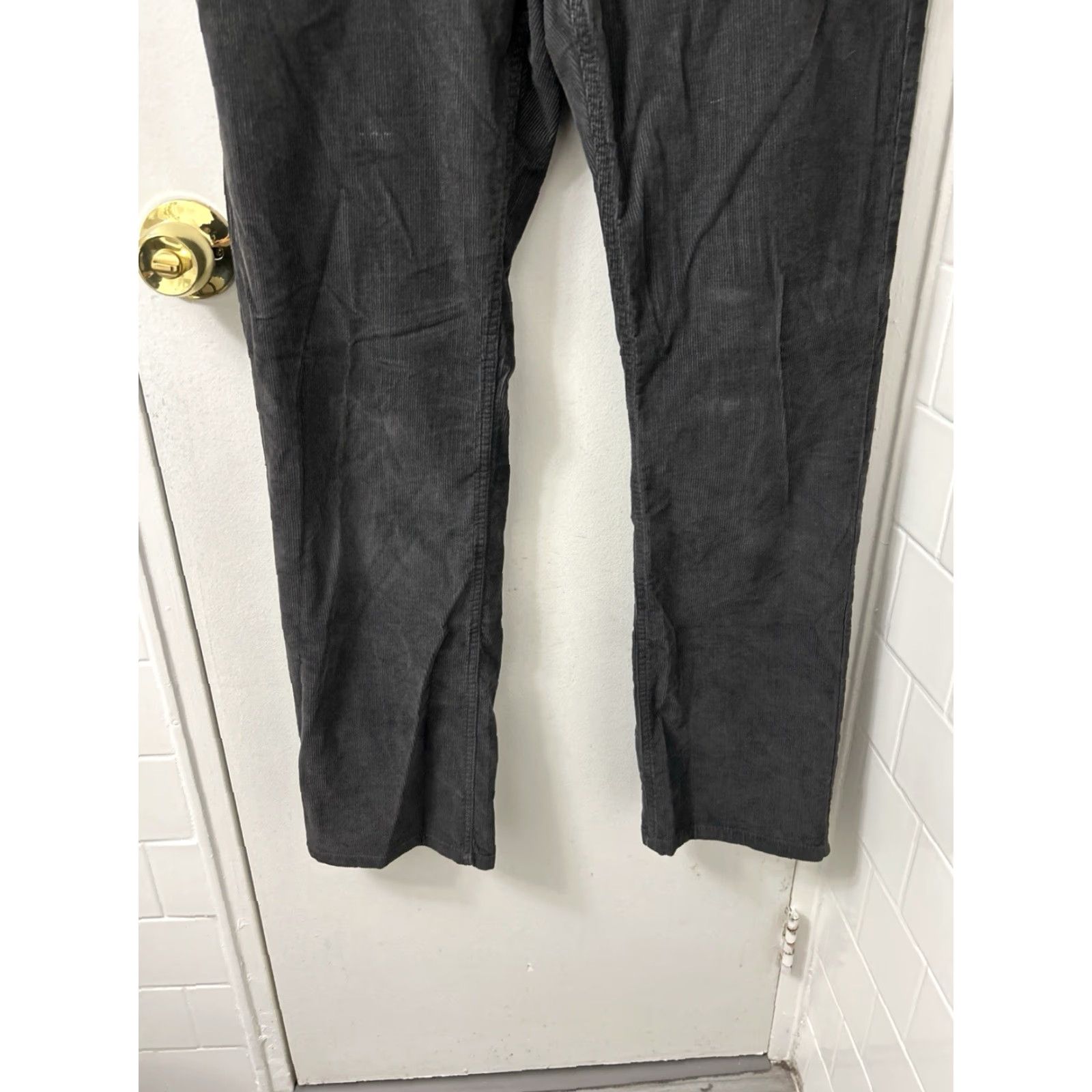 Eddie Bauer Eddie Bauer Corduroy Pants Mens Size 32x32 Straight Fit Khakis Gray Size US 32 / EU 48 - 3 Thumbnail