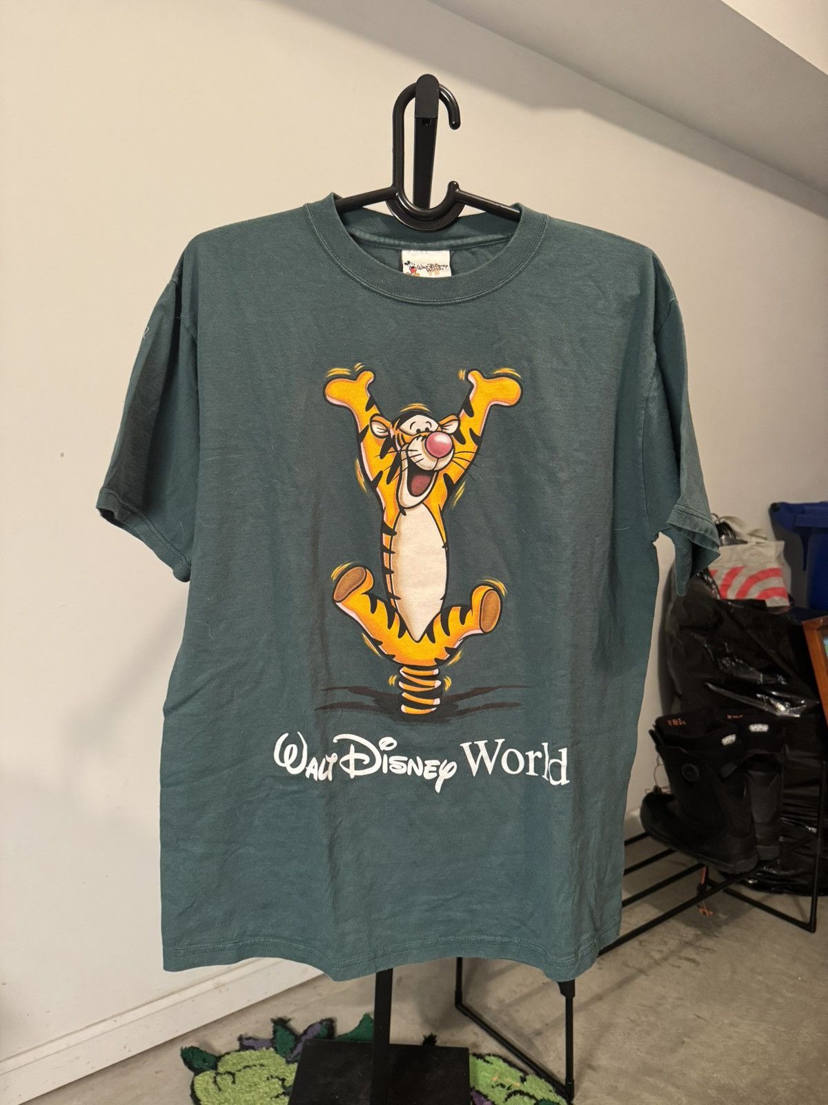 Disney Vintage Walt Disney World Tigger The Tiger Tee Size US L / EU 52-54 / 3 - 1 Thumbnail