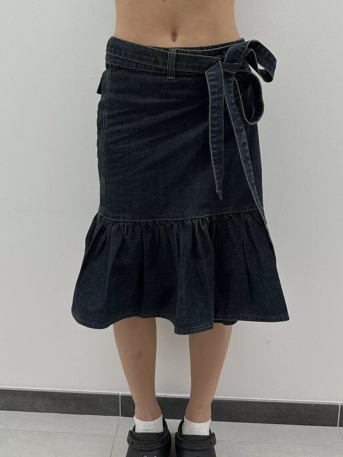 Baum und Pferdgarten Baum Und Pferdgarten Skirt Women Y2K Wrap Denim Ruffle Knee Size 26" / US 2 / IT 38 - 2 Thumbnail