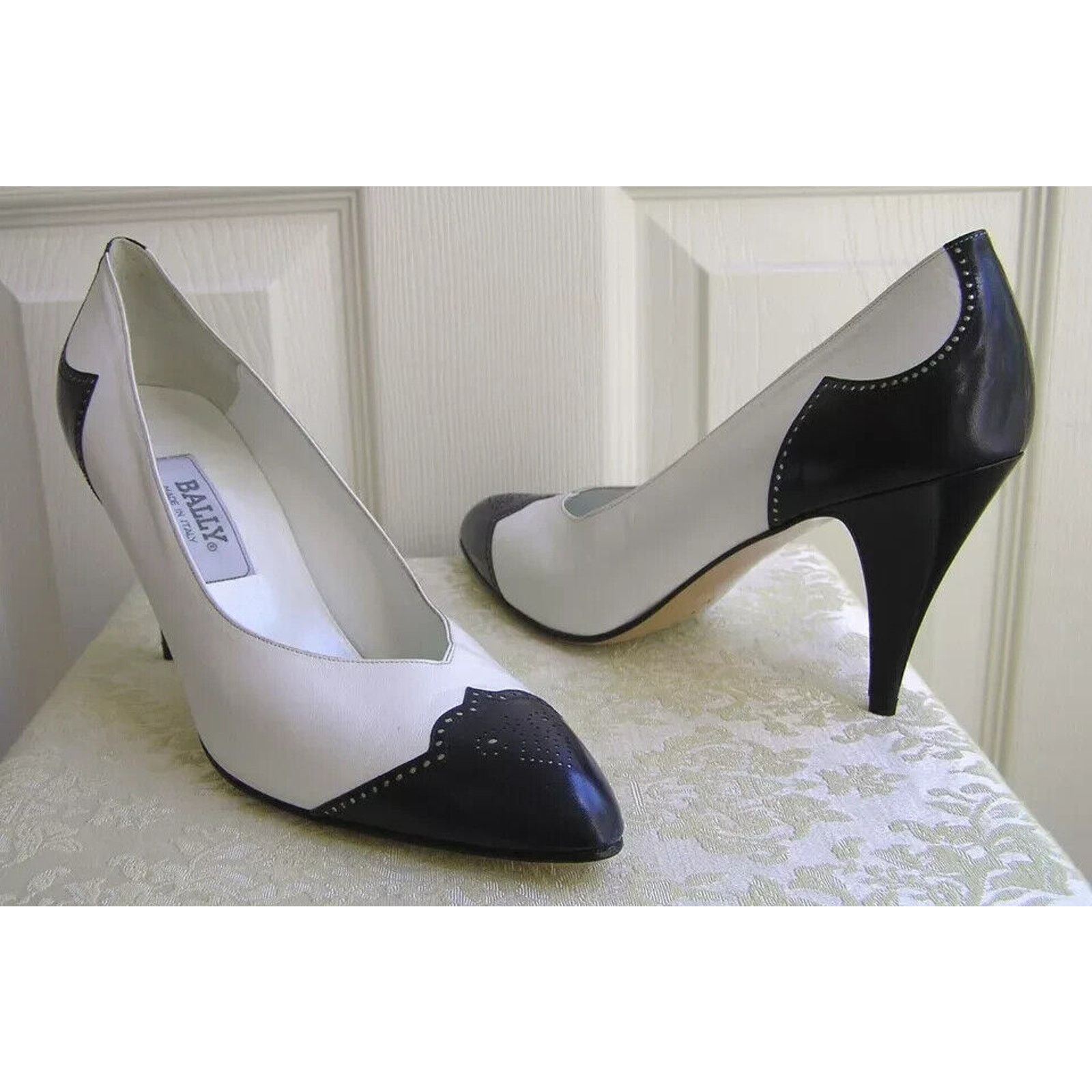 Bally BALLY VINTAGE 80'S LEATHER BLUE & WHITE WING TIP PUMPS - 5.5 Size US 5.5 / IT 35.5 - 2 Thumbnail
