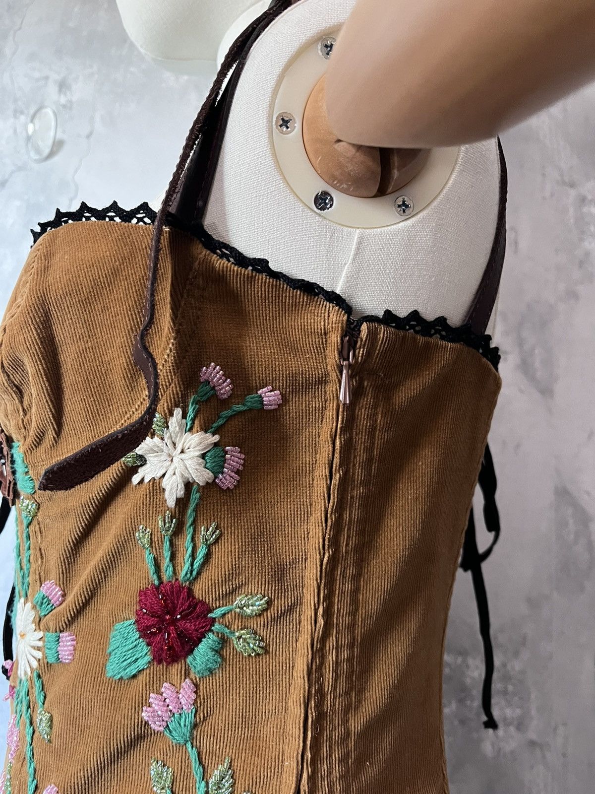 Dolce & Gabbana Dolce & Gabbana A/W 2002 Corduroy corset embroidery flower Size L / US 10 / IT 46 - 11 Thumbnail
