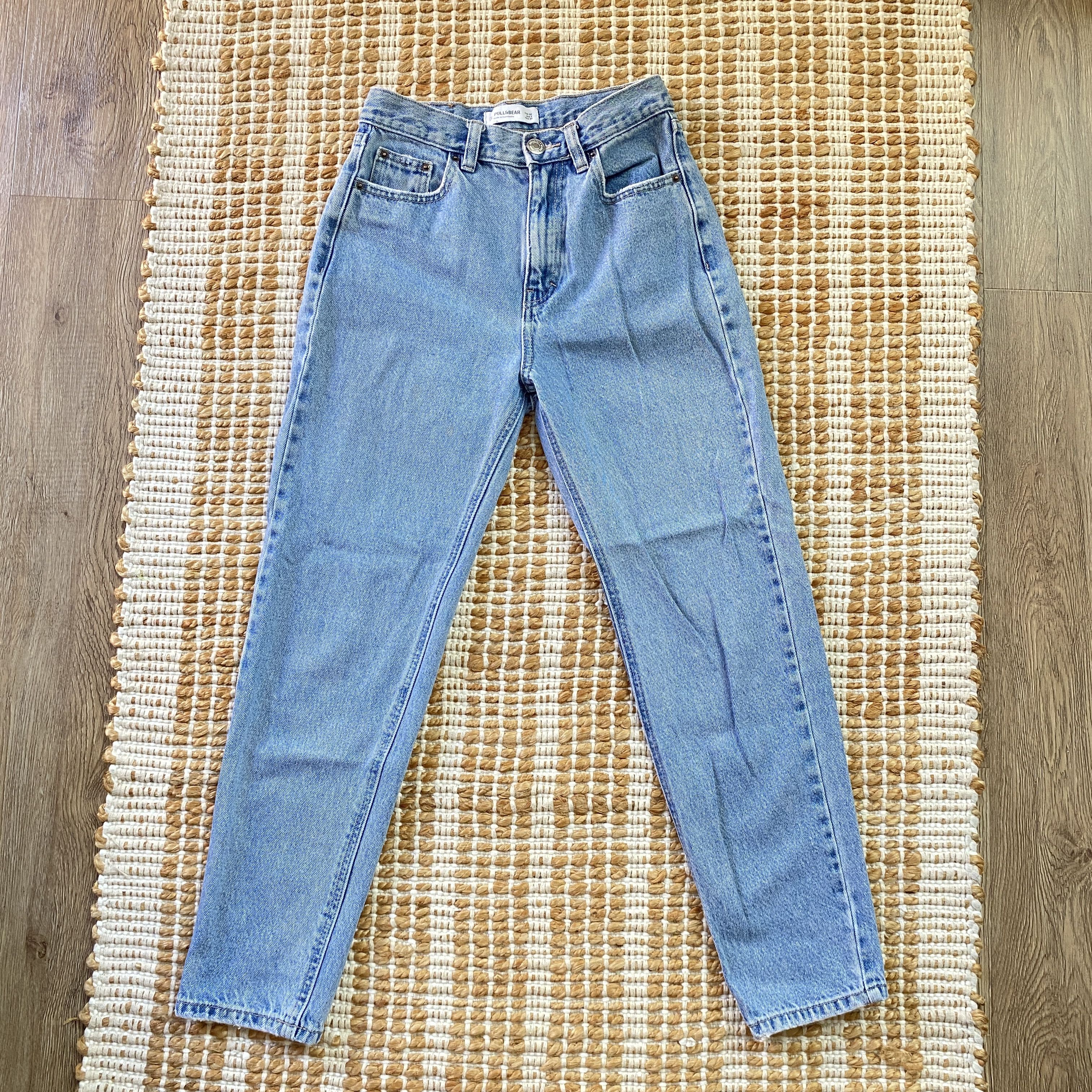 Bershka Bershka Medium Wash Mid-Rise Jeans US 2 | Tapered Ankle Size 26" / US 2 / IT 38 - 1 Thumbnail