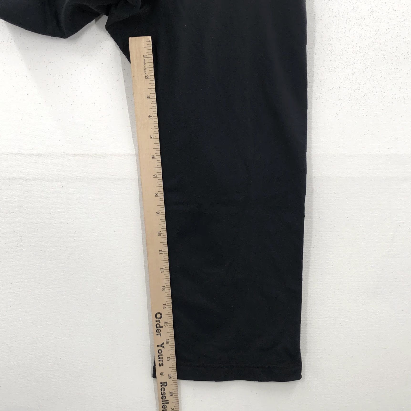 Lululemon VINTAGE Lululemon Womens Yoga Pants Capri Size 6 Black Athleisure Straight Leg Activewear Size 28" / US 6 / IT 42 - 4 Thumbnail