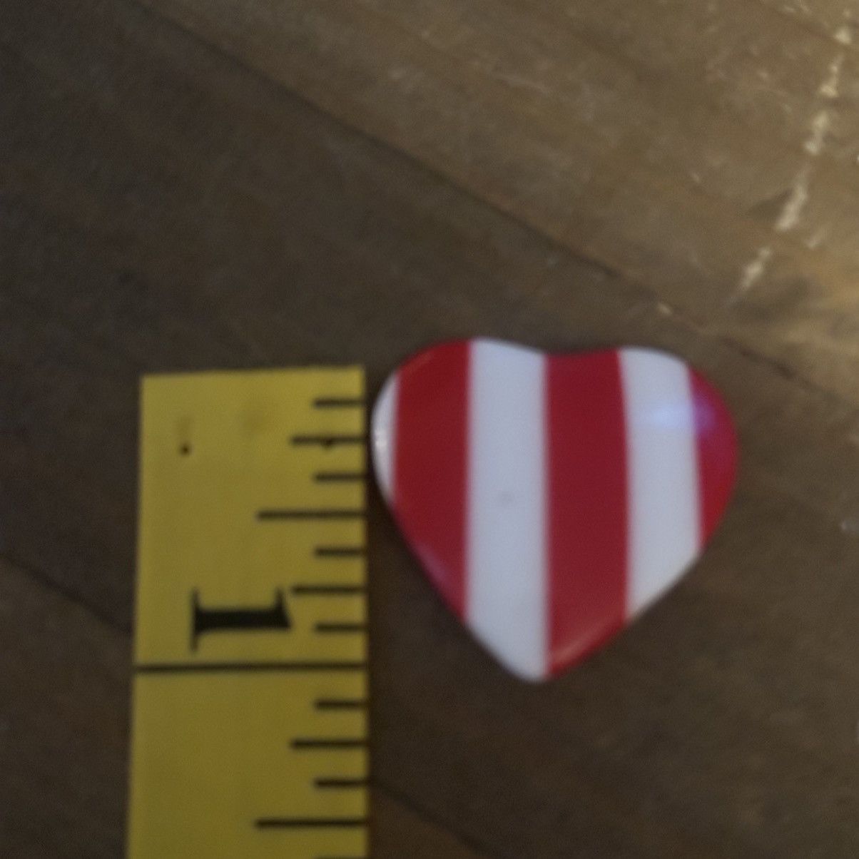 Vintage Vintage red and white striped clip on heart earrings Size ONE SIZE - 3 Thumbnail