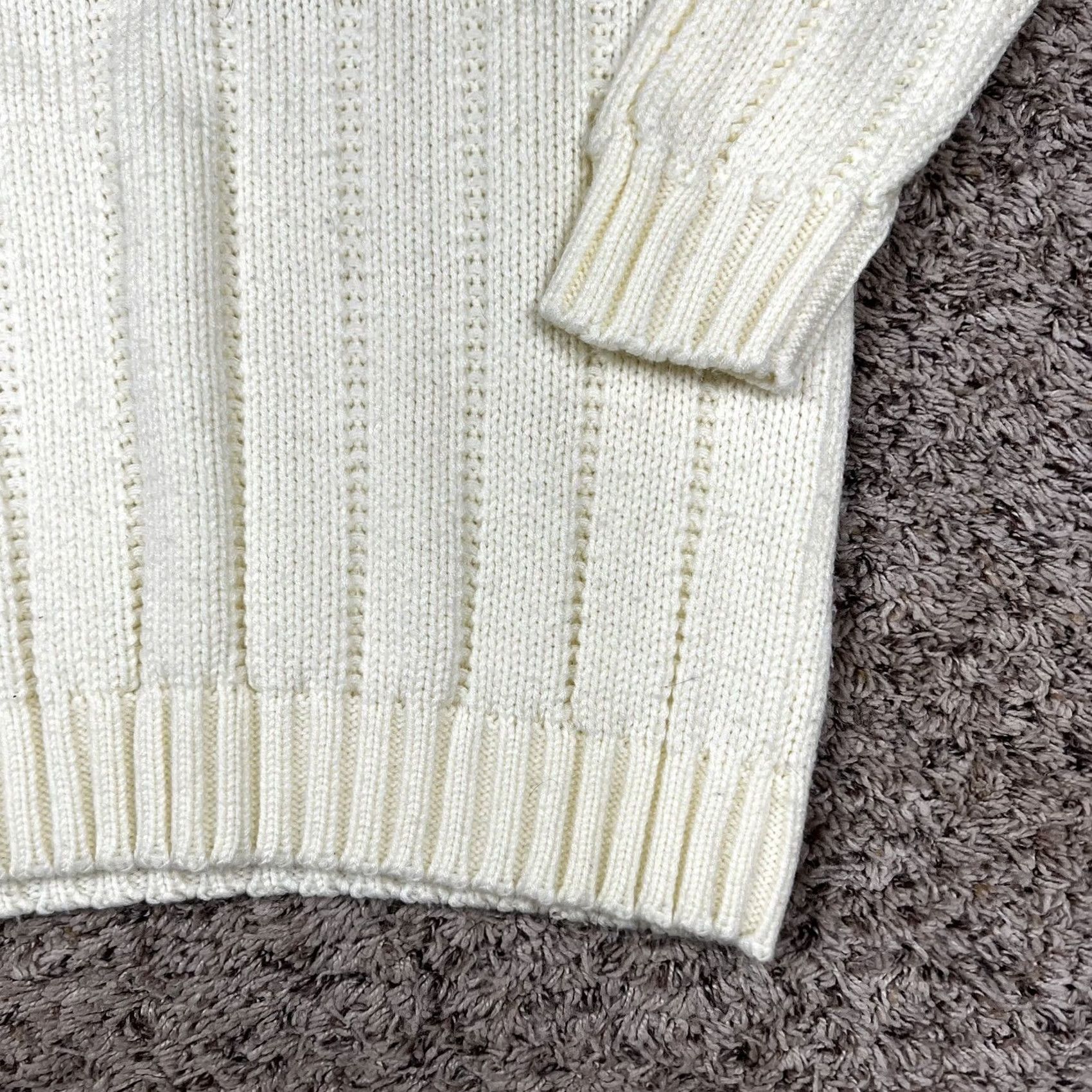 Vintage VINTAGE Robert Bruce Sweater Mens Large V-Neck Pullover Knit 100% Acrylic Beige Long Sleeve 90s Outdoor Style Regular Size US L / EU 52-54 / 3 - 5 Thumbnail