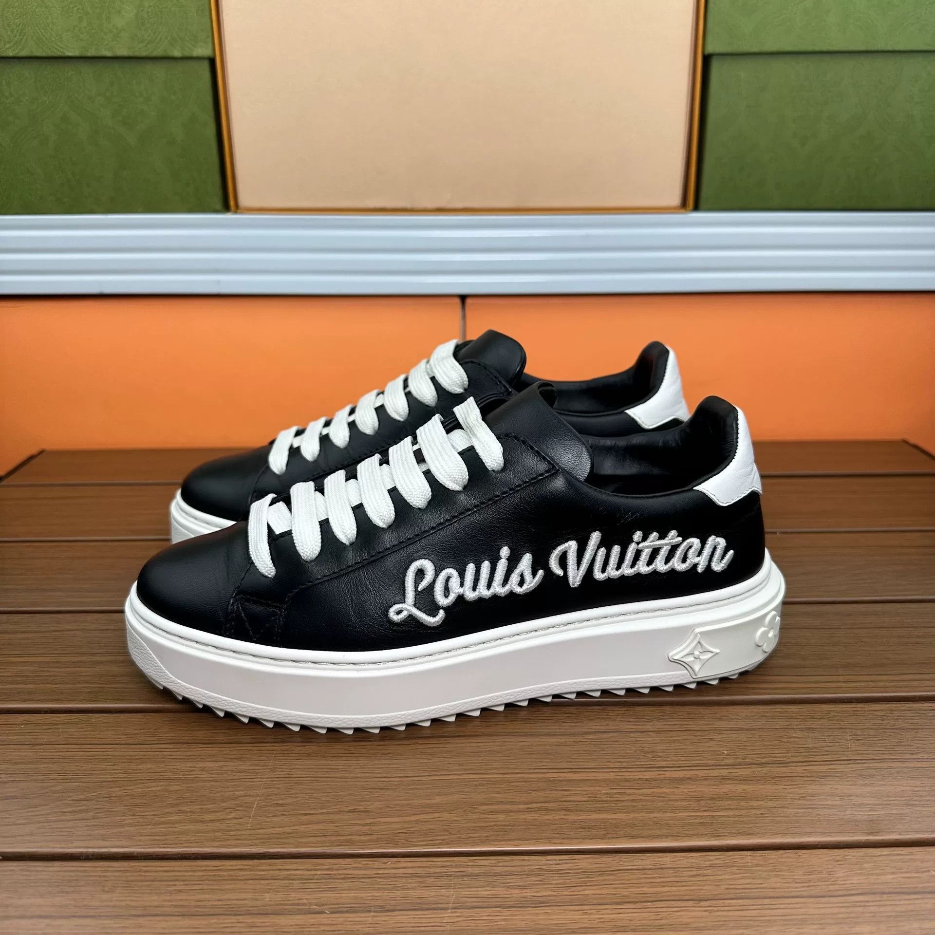 Louis Vuitton Louis Vuitton Embroidered Black Lowtop Sneakers it_37 Women Size US 7 / IT 37 - 1 Thumbnail