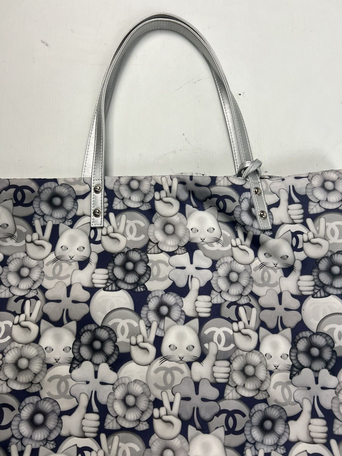 Chanel CHANEL AW16 RUNWAY CAT EMOJI SHOPPING TOTE BAG SZ:OS Size ONE SIZE - 5 Thumbnail