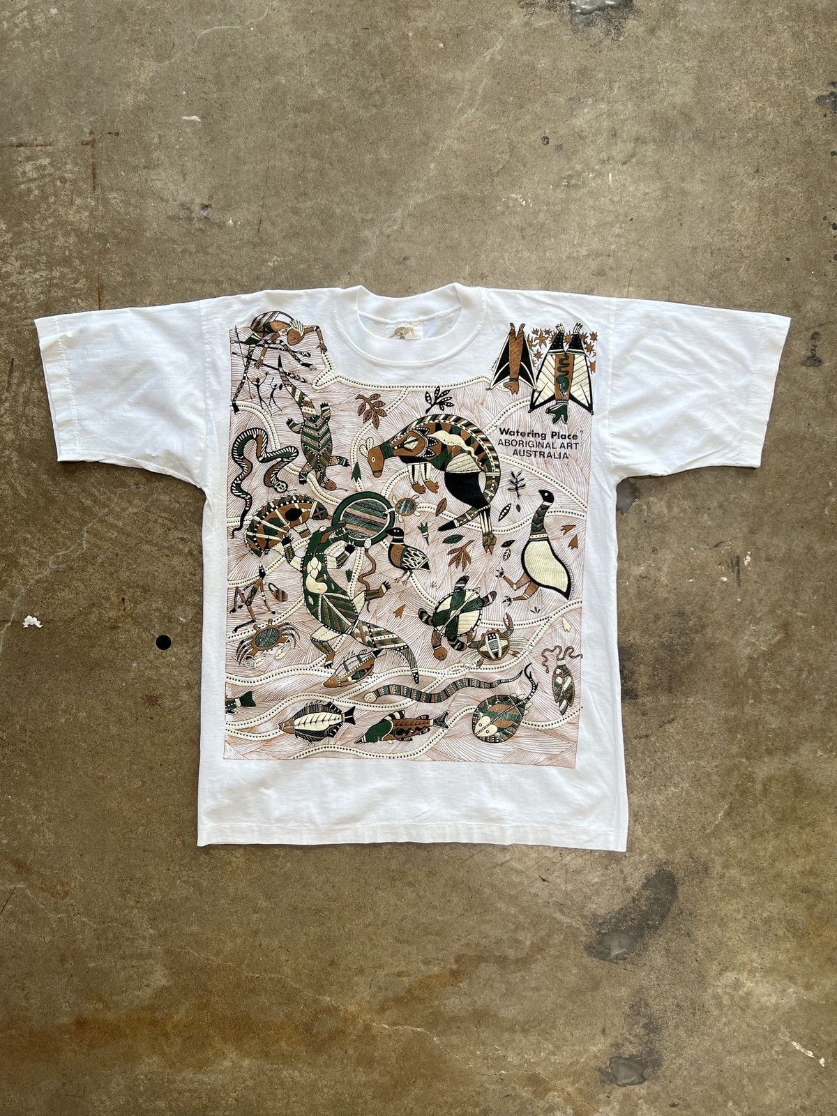 Vintage Vintage 90s Australia Watering Animal Tribal Art Tee Large Size US L / EU 52-54 / 3 - 2 Thumbnail