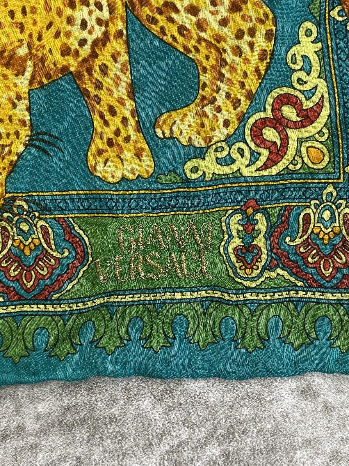 Versace Gianni Versace Handkerchief / Bandana / Neckerchief Size ONE SIZE - 3 Thumbnail
