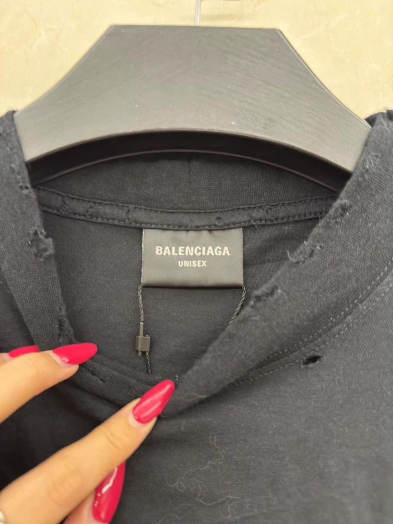 Balenciaga Balenciaga Neck embroidery logo hole short sleeve Size US S / EU 44-46 / 1 - 3 Thumbnail