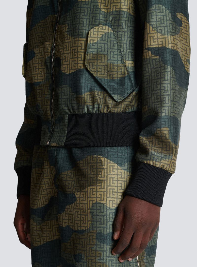 Balmain o1mt1gz0126 Camouflage Shantung Bomber Jacket Military Green Size US S / EU 44-46 / 1 - 8 Thumbnail