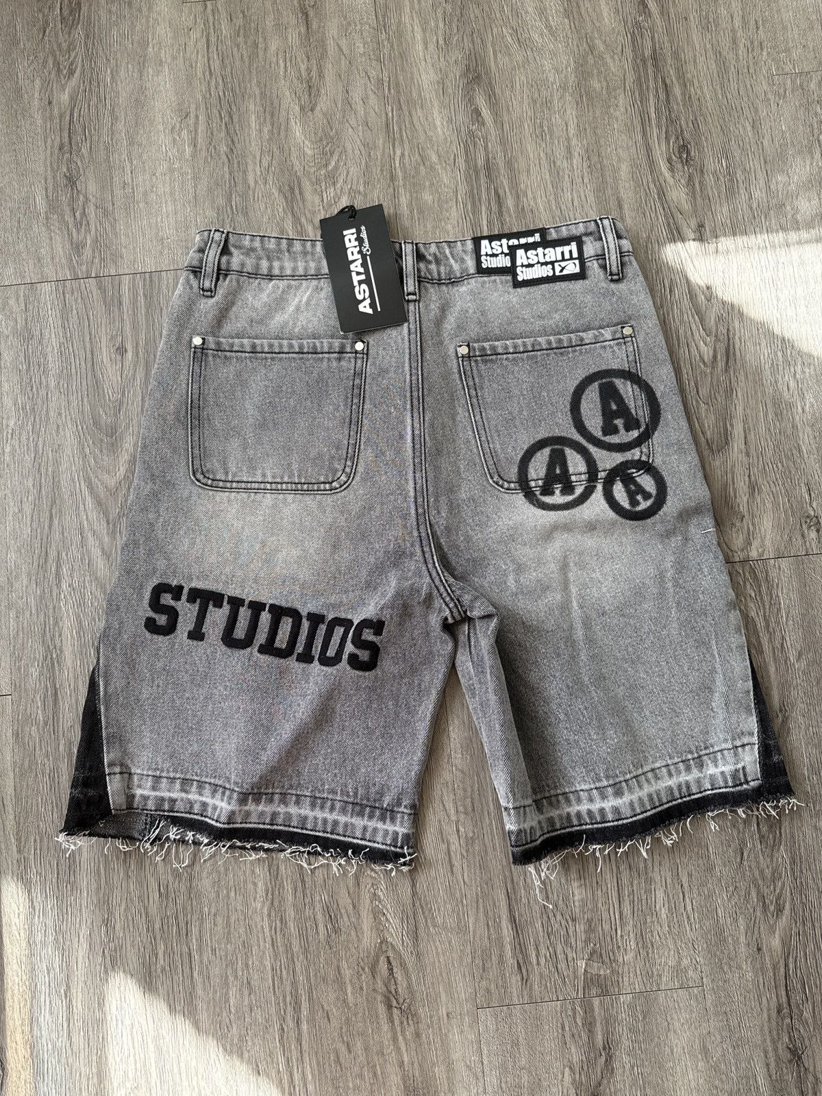 Other Astarri Shorts Size US 32 / EU 48 - 2 Thumbnail