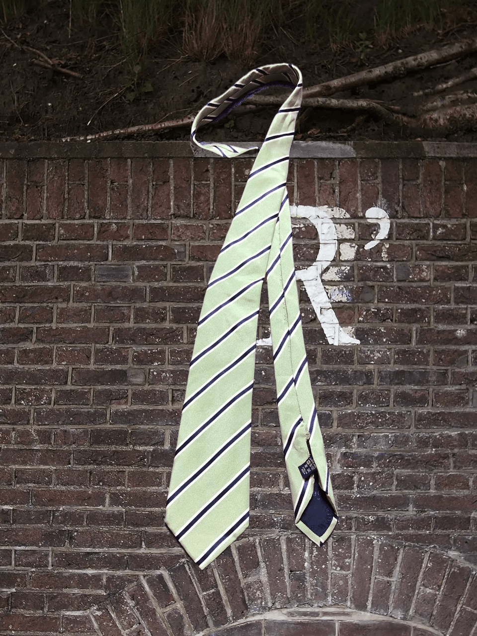 Boggi BOGGI Luxury Silk Tie Green with Fine Twin Navy Stripe Size ONE SIZE - 1 Thumbnail