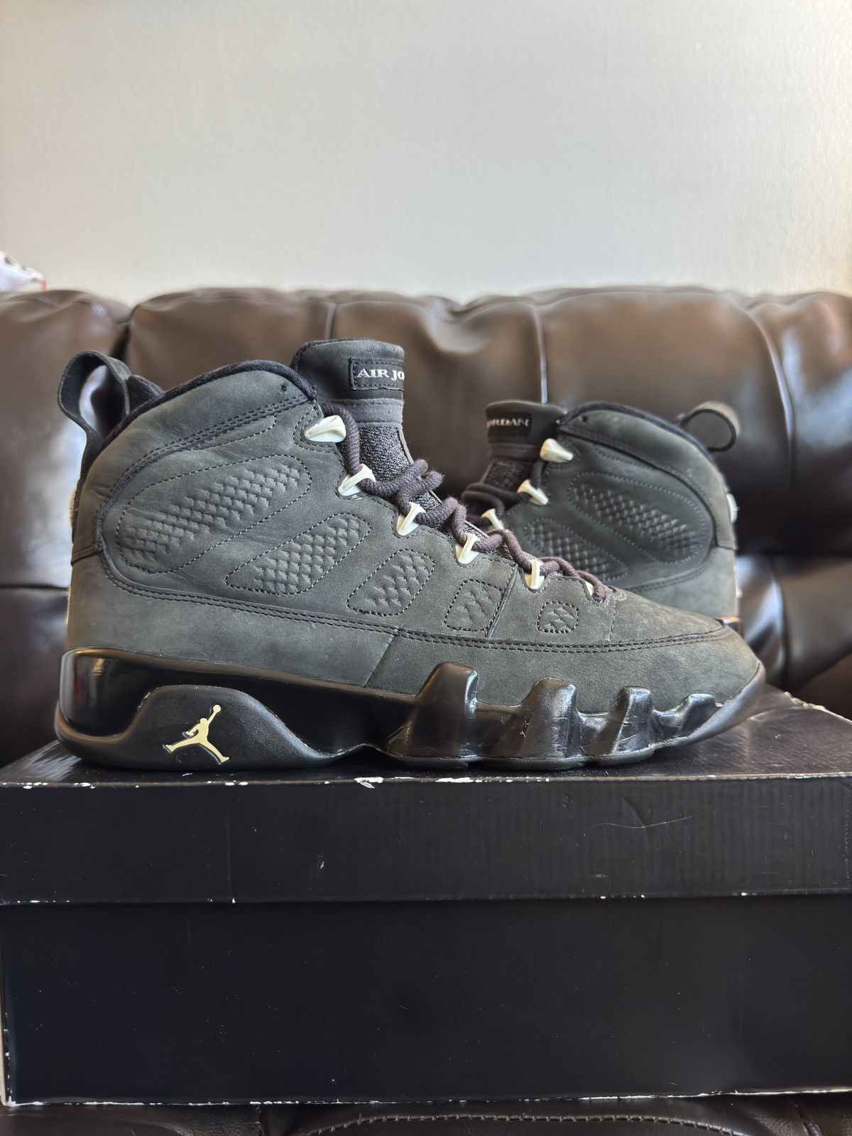 Jordan Brand Air Jordan 9 x Oregon Duck PE Size US 9 / EU 42 - 2 Thumbnail