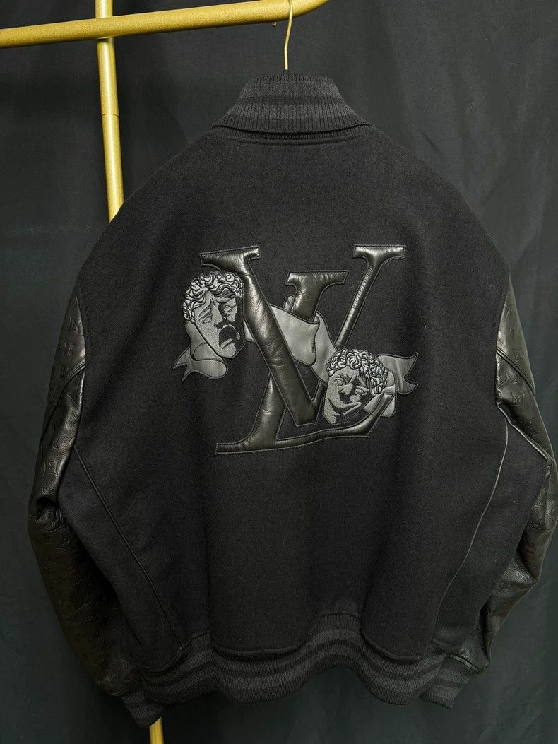 Louis Vuitton Louis Vuitton Embossed dark pattern full of logo graffiti l Size US XL / EU 56 / 4 - 3 Thumbnail