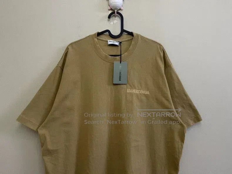 Balenciaga Balenciaga Brown Reversed Logo Short Sleeve. Size US S / EU 44-46 / 1 - 2 Thumbnail