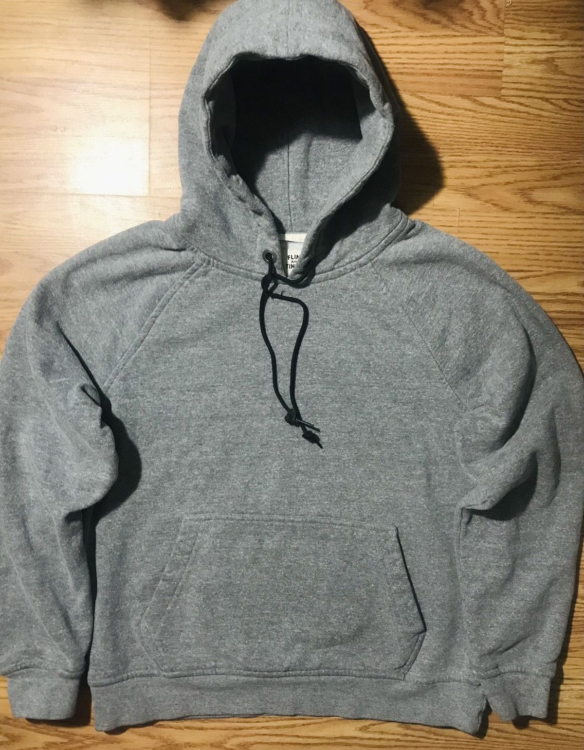 Flint Tinder 10 Year Hoodie Sweatshirt M Gray pullover