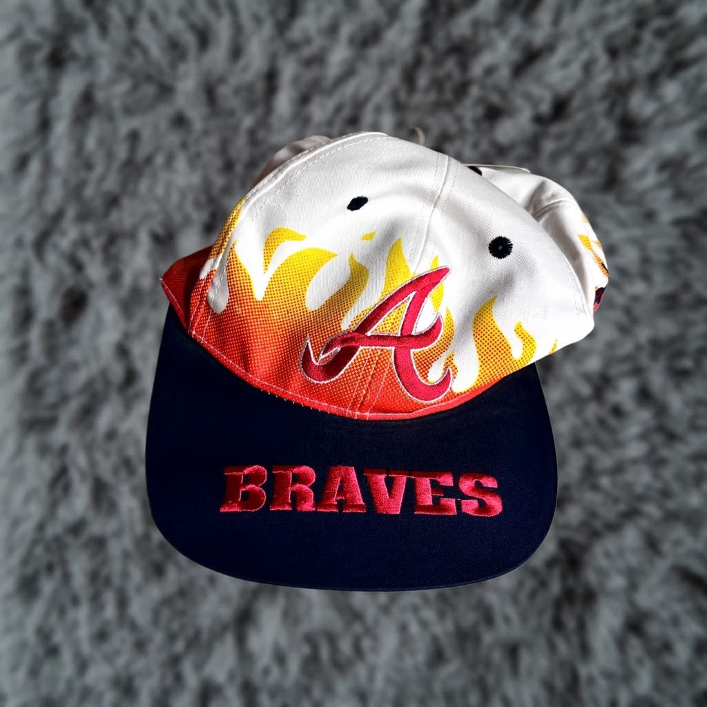 MLB VINTAGE Annco Atlanta Braves Snapback Hat MLB NWT White Navy On Fire Flame Size ONE SIZE - 1 Thumbnail