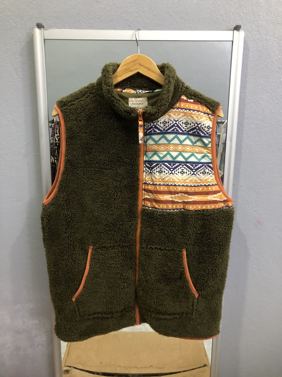 Japanese Brand Titicaca Olive Sherpa Fleece Vest Tribal Panel Size US M / EU 48-50 / 2 - 1 Thumbnail