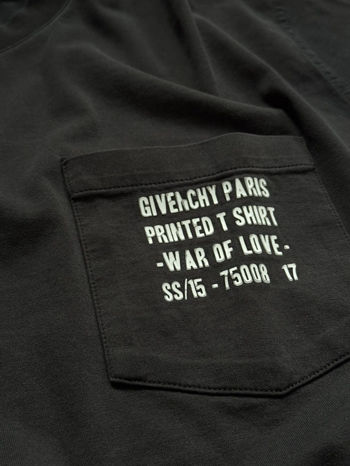 Givenchy SS 15 tee „ War of Love „