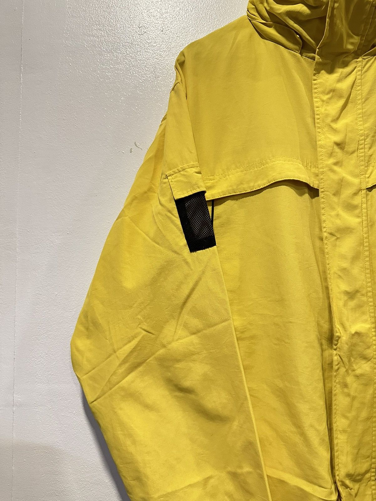Balenciaga BALENCIAGA Yellow Polyester Coat Size US L / EU 52-54 / 3 - 3 Thumbnail