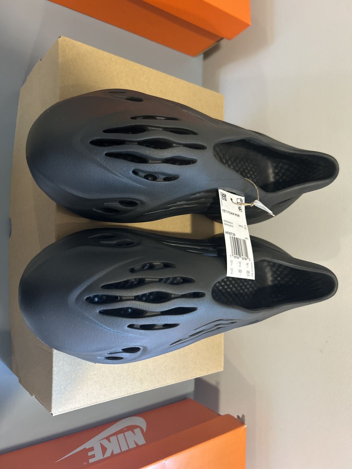 Adidas × Kanye West Yzy Foam Runner Sz 12 Onyx Deadstock read desc. Size US 12 / EU 45 - 9 Thumbnail