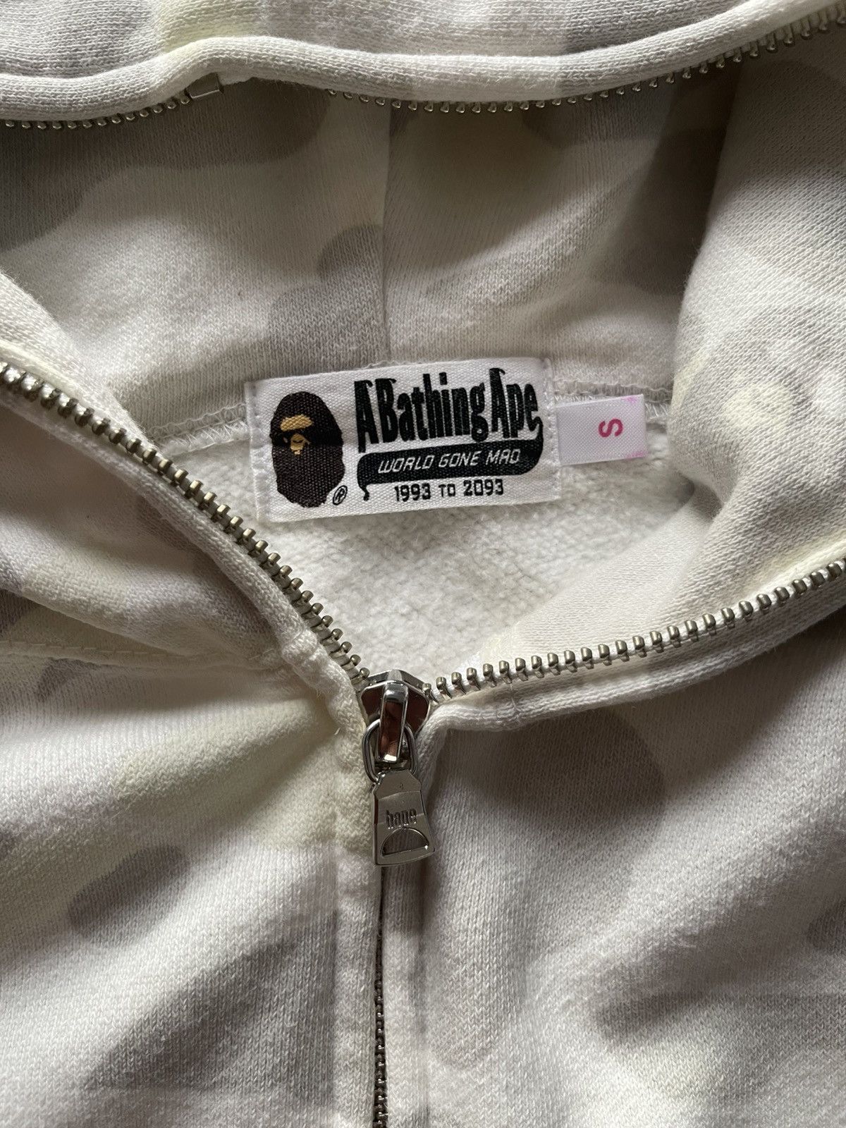 Bape 2000s Bape Shark Glow in The Dark Fullzip Hoodie A2 Size US S / EU 44-46 / 1 - 13 Thumbnail