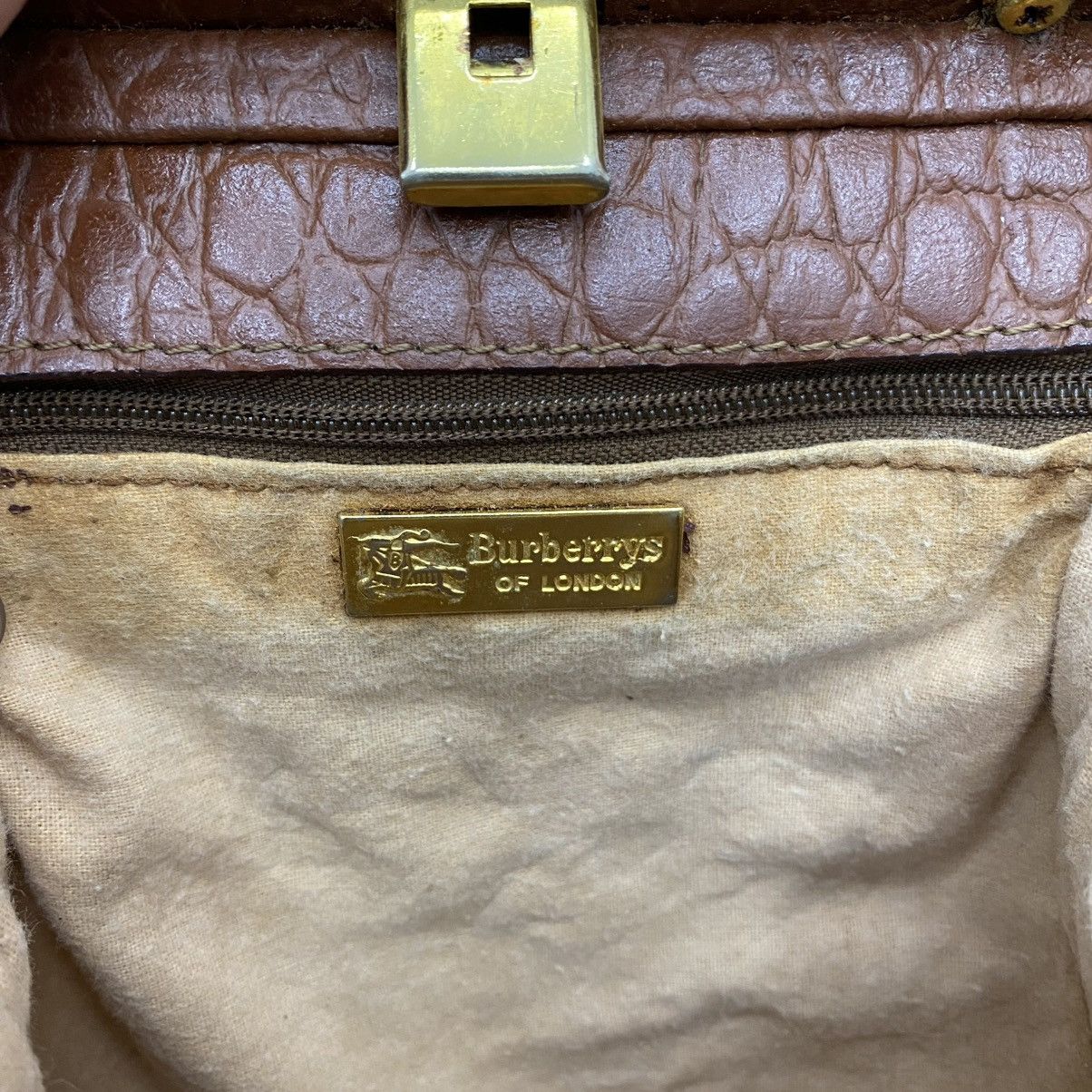 Burberry ‼️LASTDROP‼️ AUTHENTIC BURBERRY HANDBAG WITH CHAIN Size ONE SIZE - 12 Thumbnail