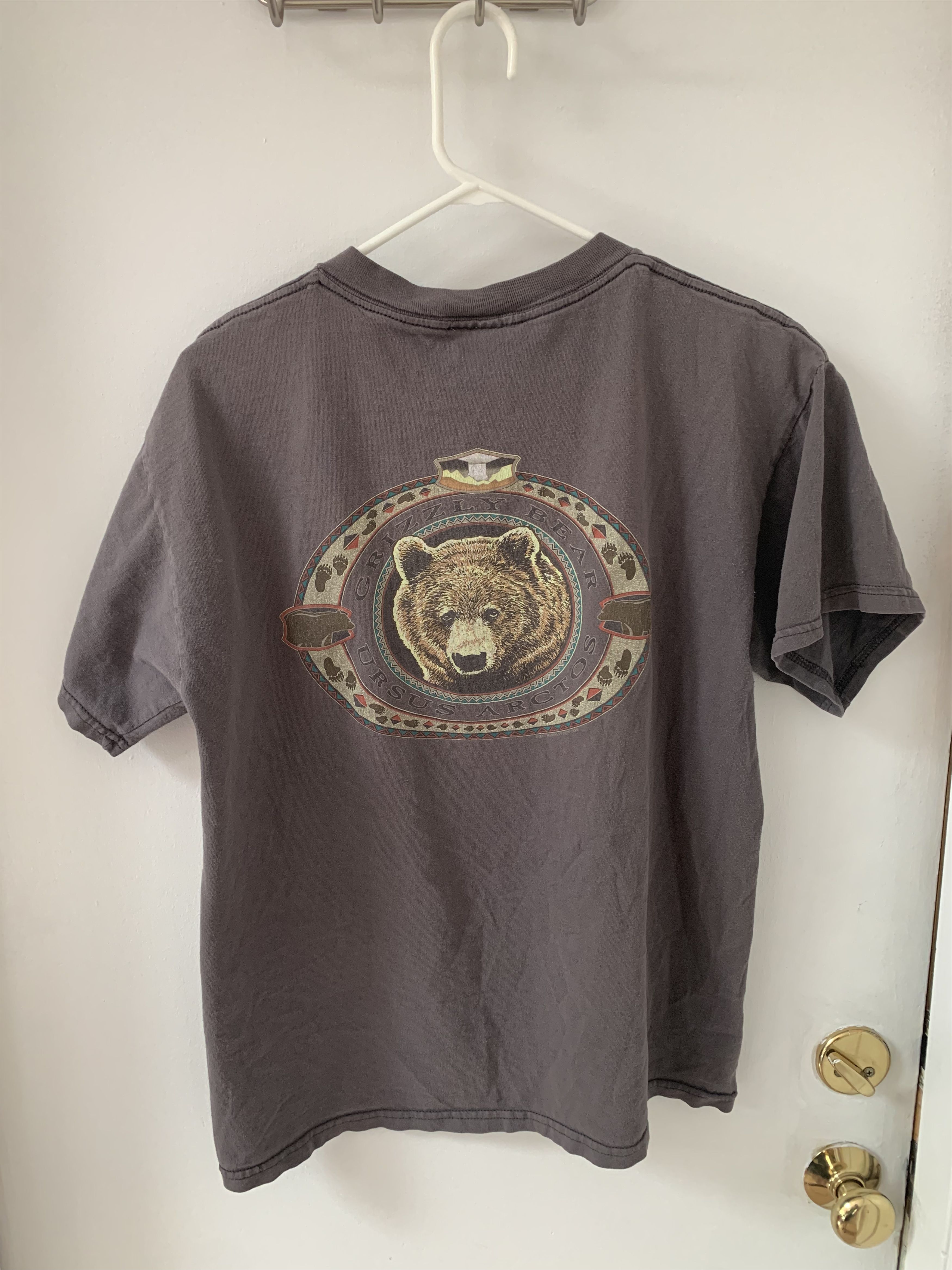 Vintage Vintage Discovery Channel Grizzly Bear tee t shirt Size US M / EU 48-50 / 2 - 4 Thumbnail