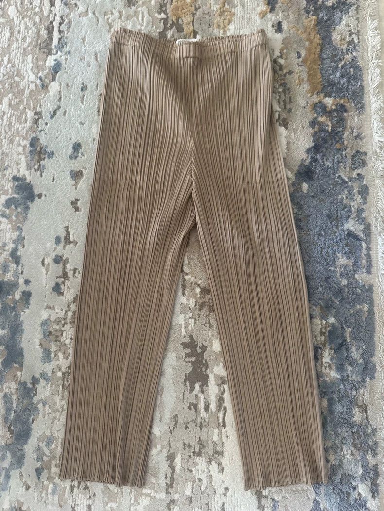Issey Miyake Issey Miyake size:4 Light khaki pleated trousers Size 22" - 1 Thumbnail
