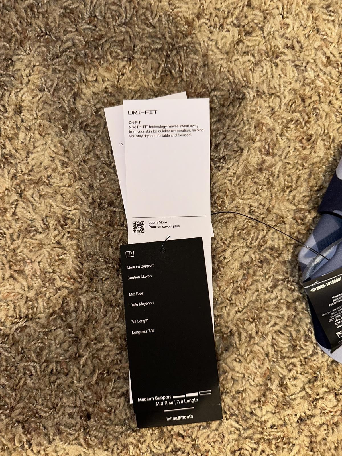 Nike Nike Women's Universa Medium-Support High-Waisted 7/8 Camo Leggings with Pockets Size 28" / US 6 / IT 42 - 11 Thumbnail