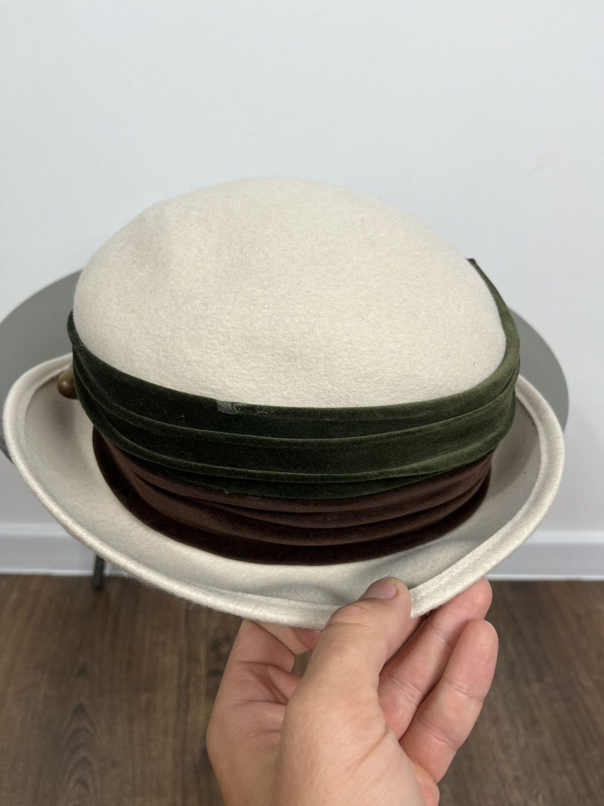 Kangol Vintage Kangol Beige Wool Felt Hat Velvet Bow Fruit Trim Size ONE SIZE - 8 Thumbnail